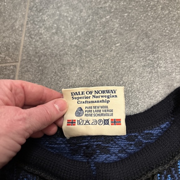 Dale of Norway Pure Wool Cardigan Sweater M Norwegian Blue Black Velvet Trim - Picture 3 of 16